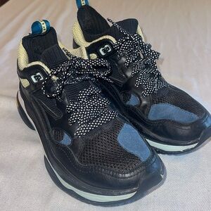 B26 Brandblack saga sneakers size 6.5 men. great condition